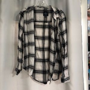 American Eagle black & white flannel